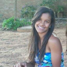 As pessoas que amamos são aquelas que mais nos magoam, porque esperamos que fossem perfeitos e esquecemos que são apenas humanos.