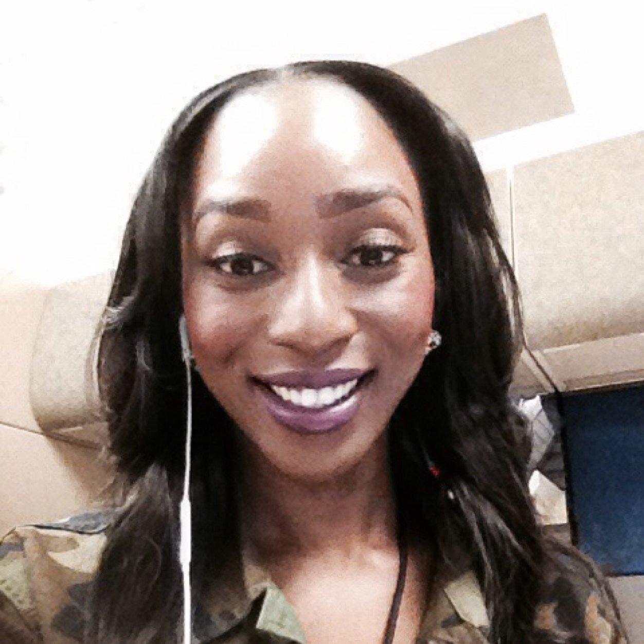 Funny, sassy, sexy, humble and blessed. Manager and stylist (hair n wardroble)