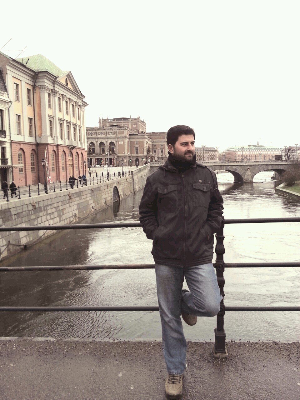 Stuttgart 🇩🇪 - Kadıköy 🇹🇷 , Instrumentalist, Soper, Softwareentwickler, Footballer @SVRenchen,    ein Badner in Württemberg