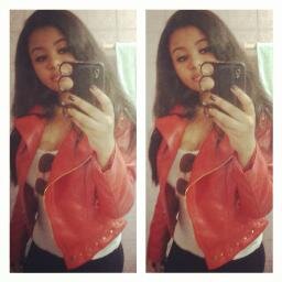 Leonina , legal , chata , ciumenta , corinthiana roxa , 15 anos , quer saber mais ? Folow me ;*