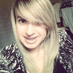 Olha, cê me faz tão bem, só de olhar teus olhos, baby, eu fico zen, coração acelerado a mais de cem, juro que eu não quero mais ninguém, você me faz tão bem ♪ ♥