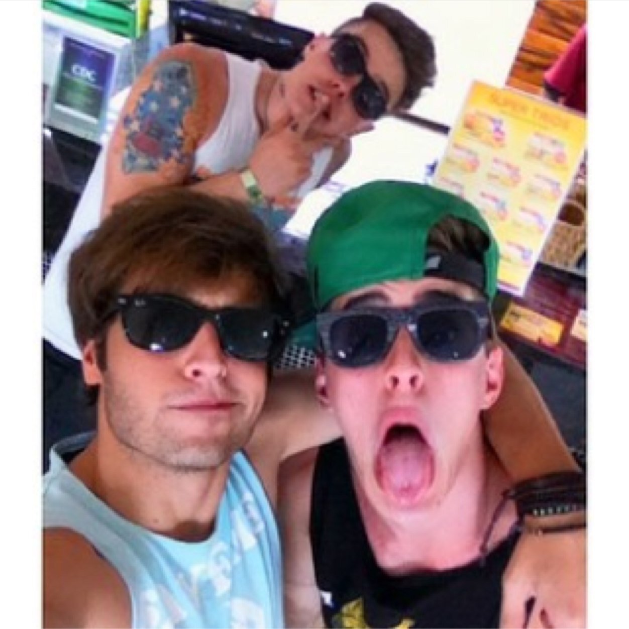 fly_forever_fly's profile picture. 