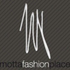 Boutique e Online Shop con Brand prestigiosi di abbigliamento #moda uomo-donna. La ricerca di stili e tendenze è il nostro marchio.