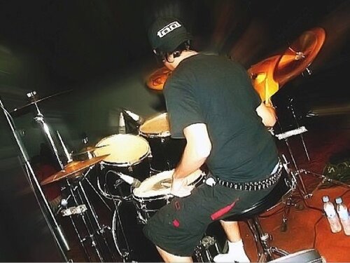 Diseñador y desarrollador web. 
Baterista y amante del Rock!