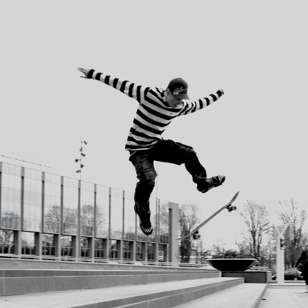 Yo my names jakes and all i do is skate & bake & vape. I will be using twitter to showcase exactly that. Follow me i follow back :)