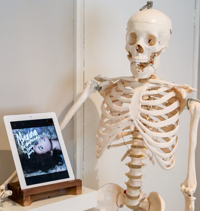 Our hand-crafted wooden stands, use the natural properties of the timber to boost the volume of your tablet or smart phone. No wires, no batteries, just nature.