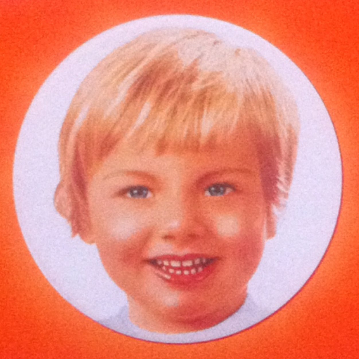 lapislazuleye's profile picture. 