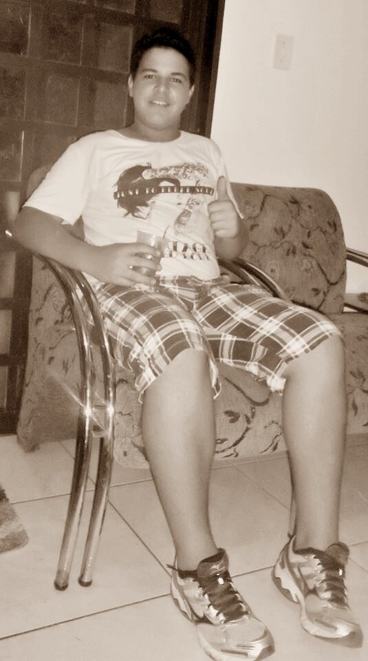 ...Uma vida sem amor é uma vida sem sentido
Estarei feliz aonde for se você estiver comigo...
- Charlie Brown Jr.

Vem comigo?