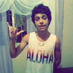 ☮ tu é tdo,sabe q tu é só meu,te amo!!!! @Ju_Santos00