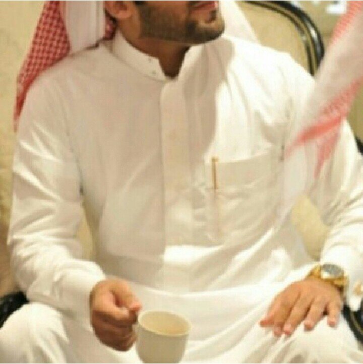 عَاملنِي بمَا رَأيتهُ منِي ، وَليسَ بمَا سَمعتَهُ عَنِي.                         Saudi Arabia