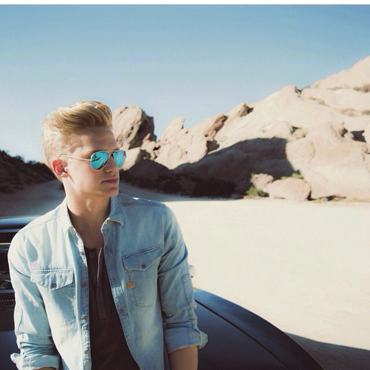 If I'm dreaming here, don't let me wake, cause I'm in paradise.

Cody followed 5/13/13
