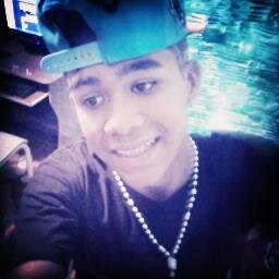 porque não para de bobeira e vem ficar comigo? ♪                           ME SEGUE ,SIGO DVT   . :P