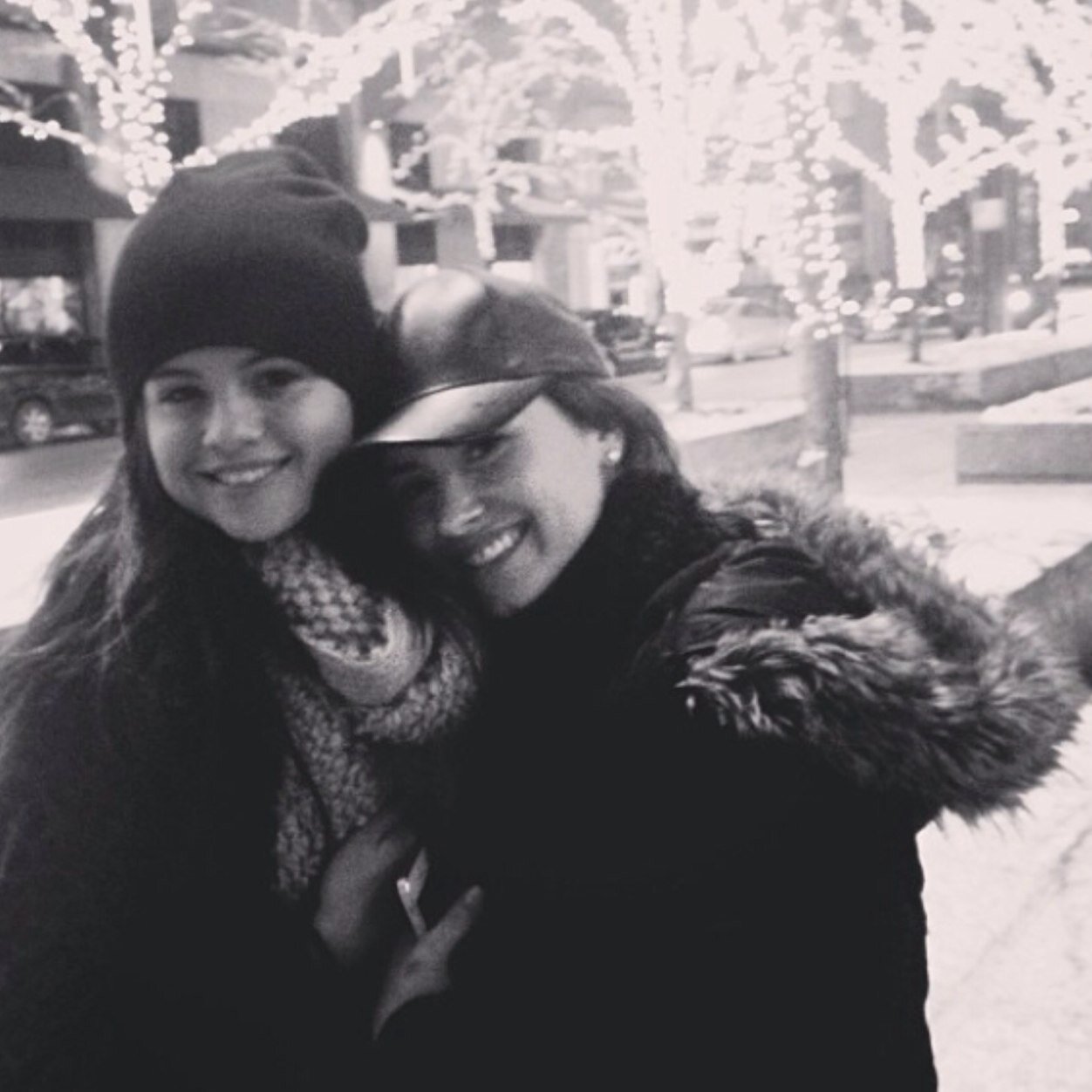 Lovatic met demi on 3/27/2014. .6/27/2013.