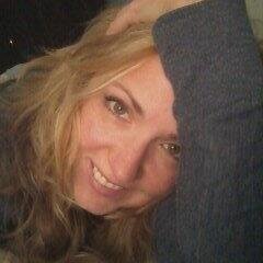 Single mom to 2 teenagers and a huge wine collection. 
Northern girl transplanted to the South.
