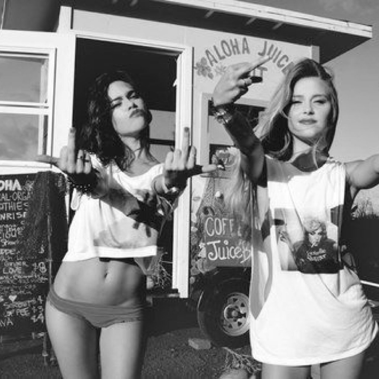 _honestbitchez's profile picture. shared anon account. we're here to say the shit the weak bitchez can't.