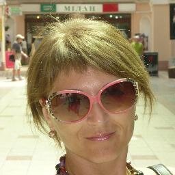 дизайн  женской одежды, аксессуаров , люблю музыку,кино, природу,книги, йогу и многое другое