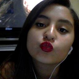 sinto mais do que demonstro , sei mais do que aparento.. *-*