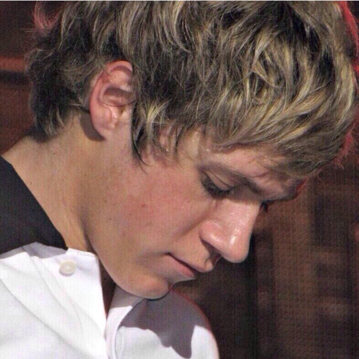 FOLLOW @sniffleyniall PLEASE