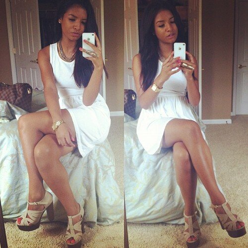 LiaChavanes's profile picture. That moment when you wait for a text but then you realize you're the one who didn't reply.