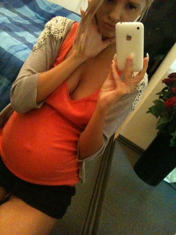 ShaynaCassels's profile picture. Things girls appreciate: Cute texts, tight hugs, holding hands, remembering the little things and soft kisses.