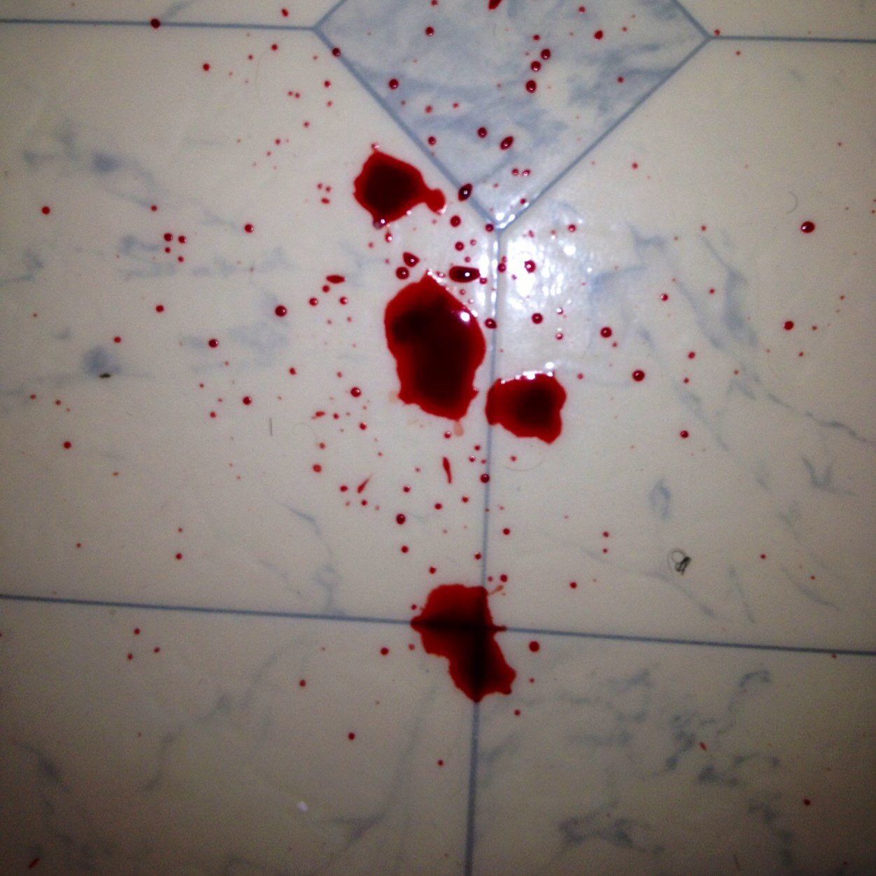 Im_fadingf's profile picture. This accont isnt for anyone but myself i dont need followes i need relief