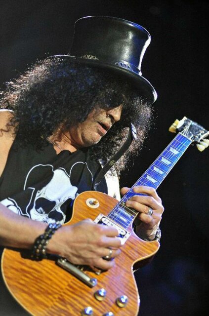 Page dedicated to the legendary guitarrist @Slash R&FNR!