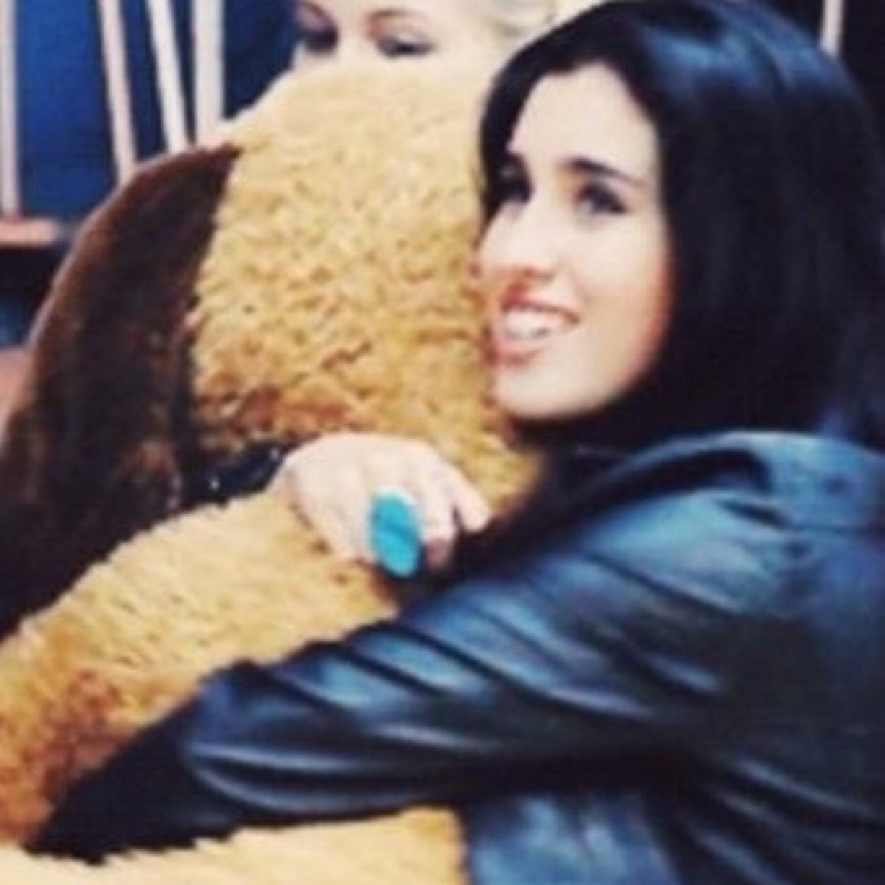 Hi I gave you a free follow so please follow @laurjauregui in return for more free follows thank you (: