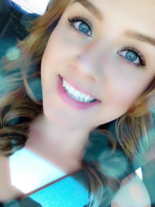 ClaryMcKaskill's profile picture. If we date you can have my phone password, read my texts, answer my phone, get on my twitter, and read my DM's. I have NOTHING to hide.