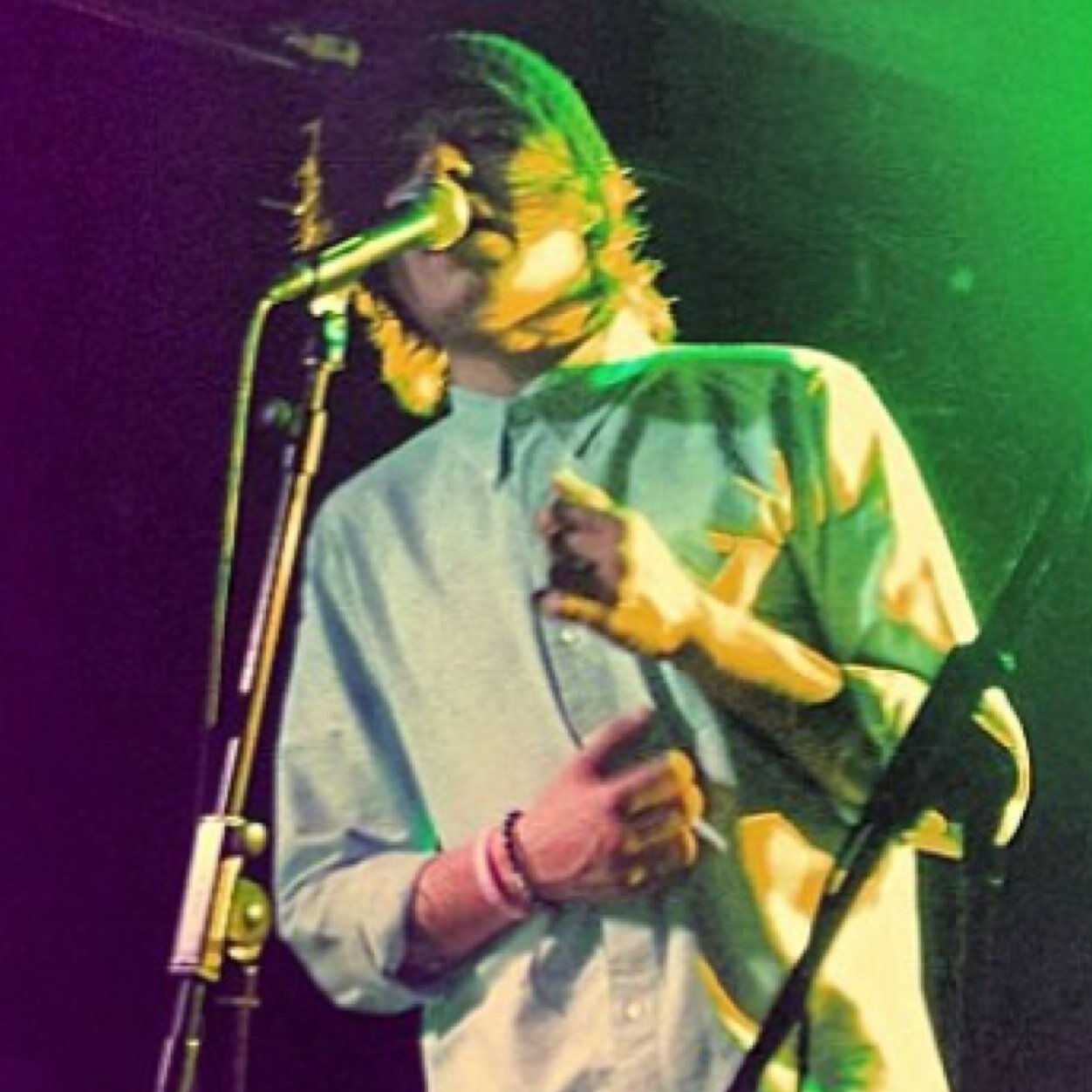 i love bands, i go to gigs every week! i love frankie cocozza, hes my hubby. #2014 goal to meet TLC and room service. justin morris and kieran lewis #followaim