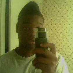 I let the haters trynna take a shot at me,they dun know wich way to go,I make it easy...follow me!