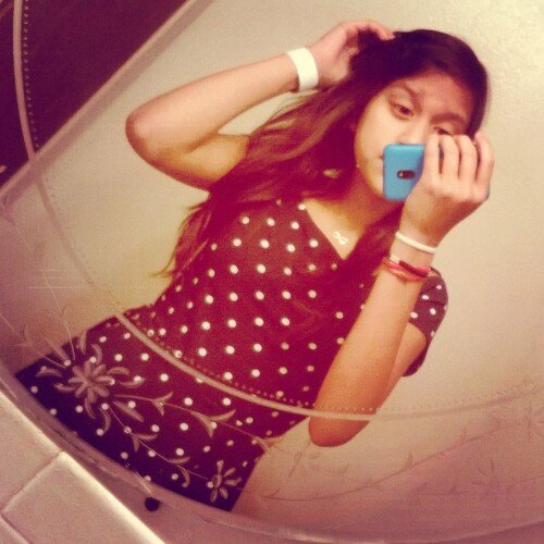 •13yrs old. •I L❤VE Singing. •Boy bands.  •Demi Lovato.   •Lohanthony •Ronnie Banks⬅ Follow Me