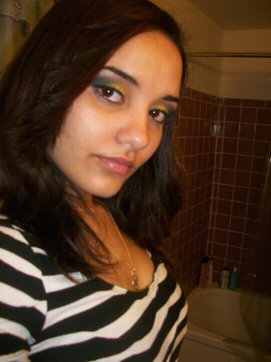 Cosmetologist. Acrylic Speacialist. Vocalist. Realist. #hmu