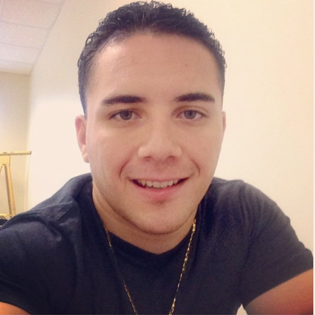 JohnSaravia790's profile picture. 