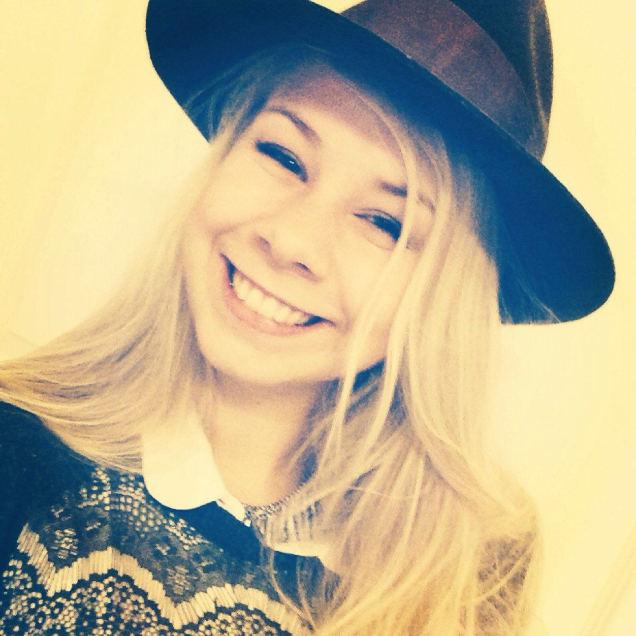 AstridILeithaug's profile picture. Bevar ditt hjerte fremfor alt du bevarer, for livet springer ut fra det