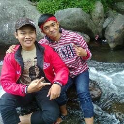 jadilah orang yang baik untuk sahabatmu , karna itulah harta berharga bagi kita :D