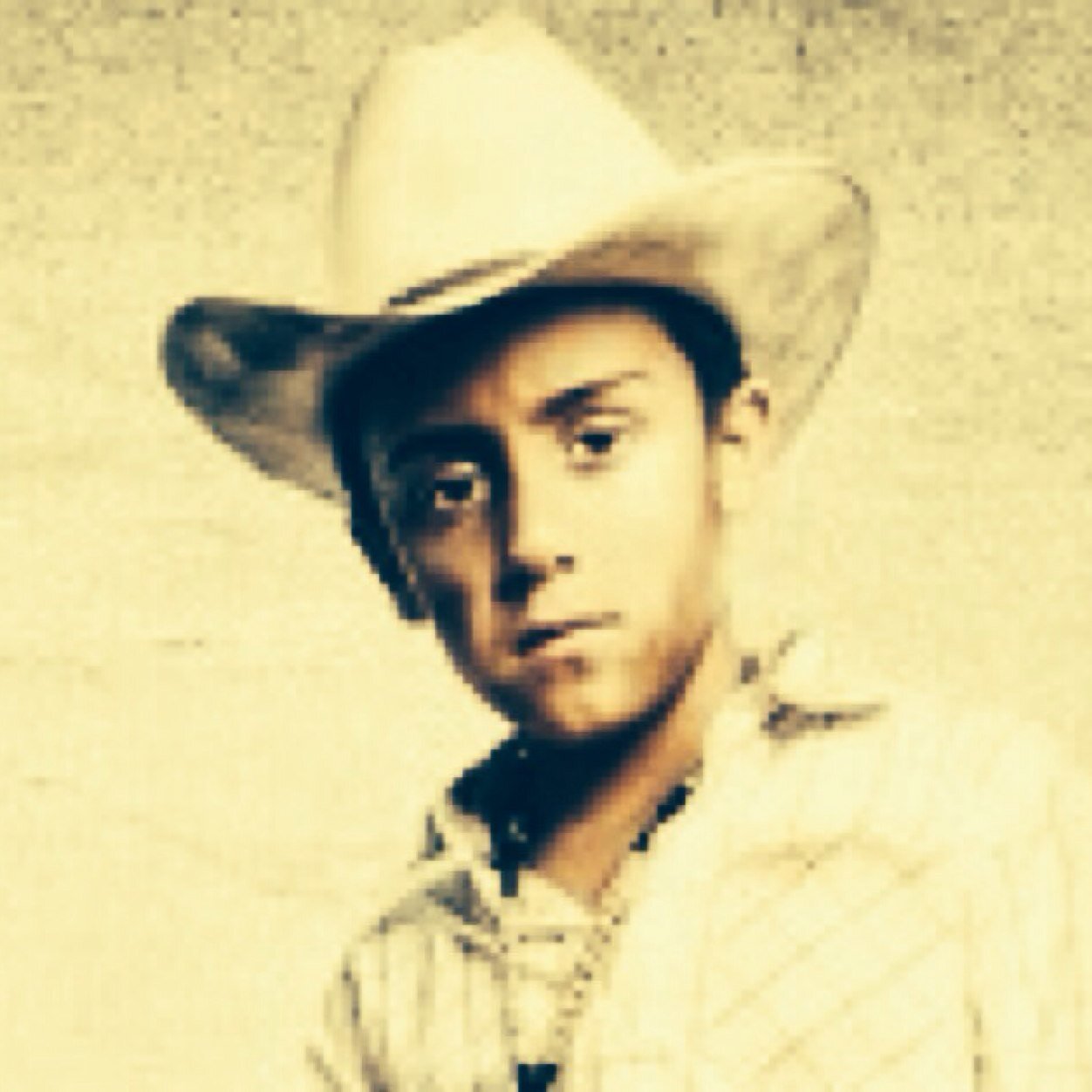 Mexican in America tweeting random shit. mainly about the Suns.