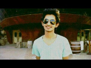 Devlingo's profile picture. Abstractly Minded With a Craving for Macaroons.