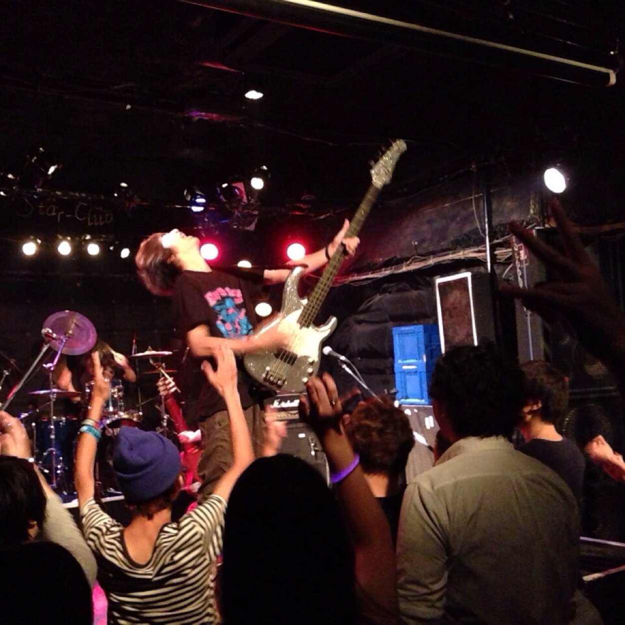 【unRockHeart】という神戸中心に活動しているバンドでBass担当してます 10-FEET大好きです よろしくお願いします