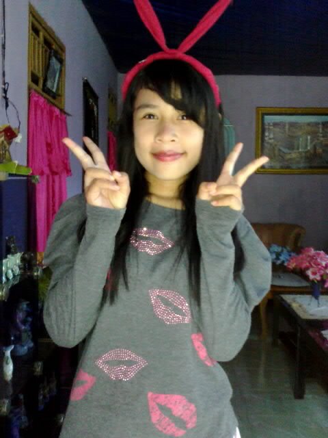 Satu satu aku sayang kamu .22 jg cinta kamu 33 sayang kamu bnget 123 i love u for u hubby :)*i missed u.?