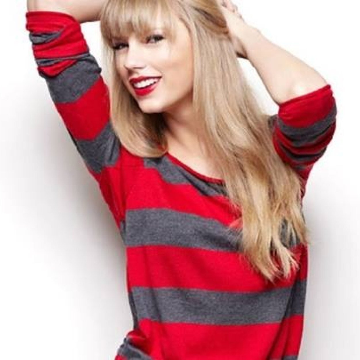 Infinitely fearless, courageously speaking, and fiercely red. Taylor Swift is my queen and Niall Horan is my paramore. ❤