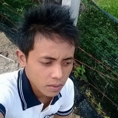 Suka menyendiri dalam kamar