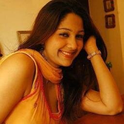 Hi, I am Roshni malhotra, living in New Delhi and I am a Professional Freelance Writer.