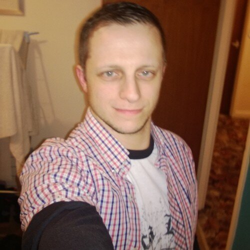 rob_riot33's profile picture. Aspiring poet/lyricist...just don't know how to post them up on here, haha!!