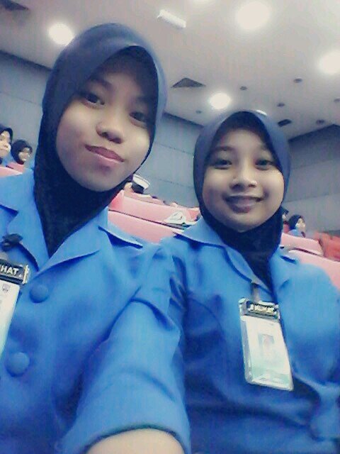 my smile is my style :) i am who i am. insta izyyizhar wechat izyy12 fb izyaidah izhar