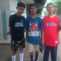 selalu dilindungan اَللّهُ dan bimbingan orang tua ☺☺