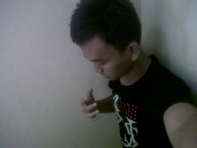 name : Heru Indra Lesmana || born: cirebon, 10januari1996 || terserah, apa aja bleh lah.....