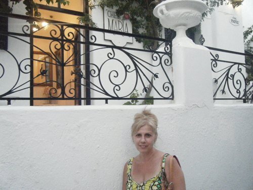 Mother of 2, Kris 26 & Giana 24 they are my heart, married to my soulmate Bruno.