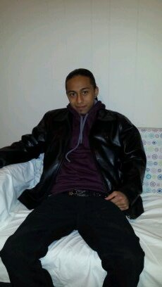 Richard_Vx's profile picture. Yesterday is gone, and tomorrow is far away- so all i can do is focus on today.              Follow me and I will follow back.