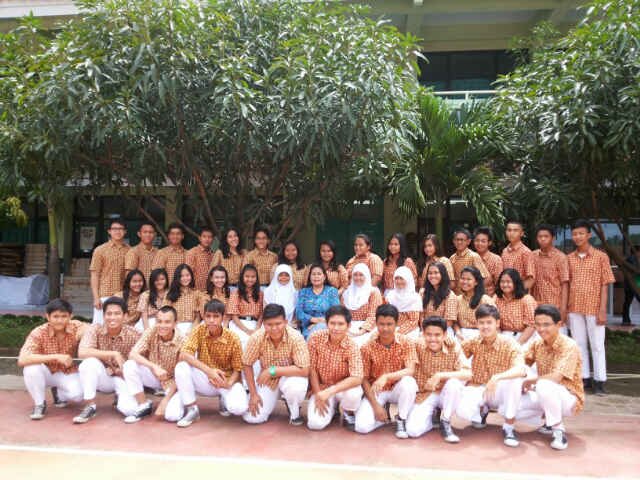 SODASUSU (Sosial Dua Sukses Selalu) SOTO BABAT (Sosial Two Banok Berbakat) Biar banok tapi tetep berbakat! Kelas kece yang beda dari yang lain B-)