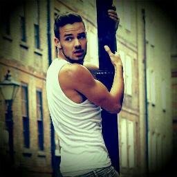 The one direction taught me to get up, and look forward!
Thank you for entering in my LIFE! 3